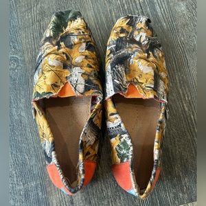 Custom Camo Toms. Size 7.